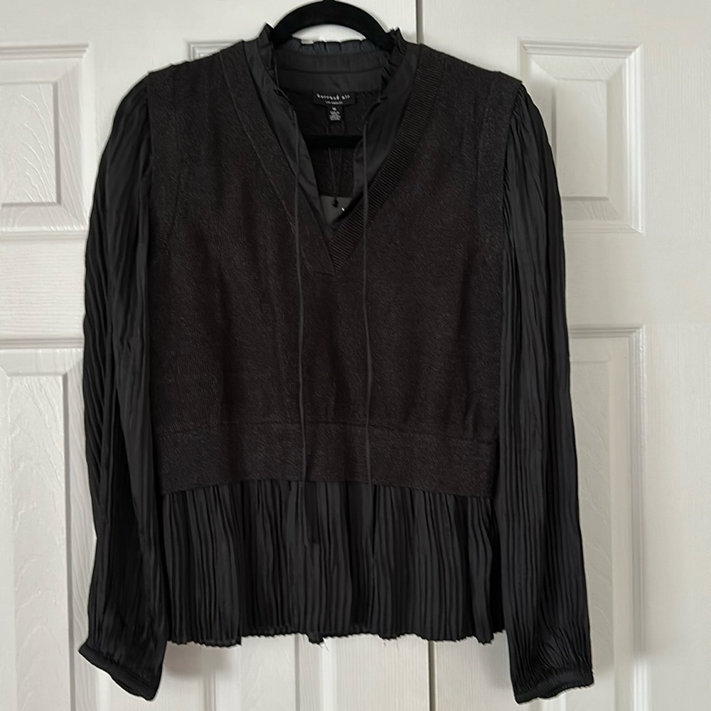 Current Air Pleated Blouse Sweater Vest Black size Medium